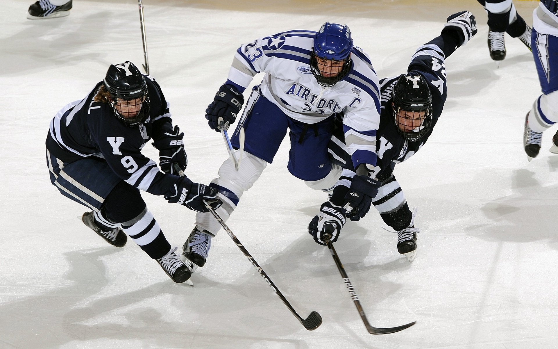 未来“足球天王”之路：新秀崭露头角，未来足球新星