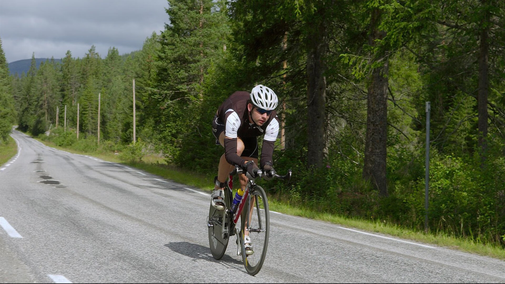 英超著名球队启动新海报“文化运动”，吸引年轻粉丝，英超宣传片主题曲